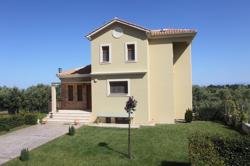 Villa Adelais Tsoukaládhes エクステリア 写真